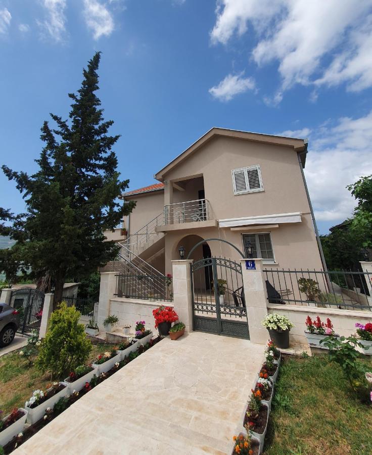 Villa Rada Игало Екстериор снимка